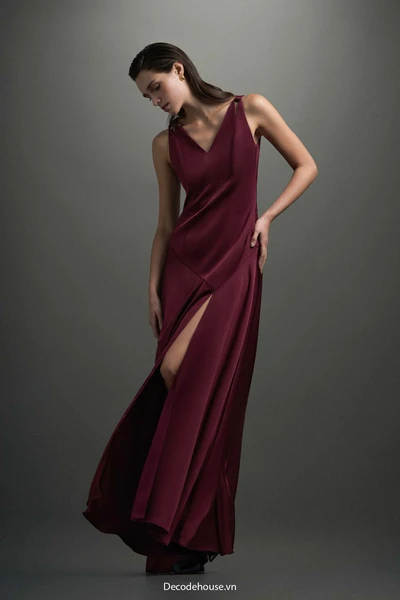 Đầm dự tiệc: MARTA DRESS (đầm cổ V sâu, chân váy xếp chéo, may đo)