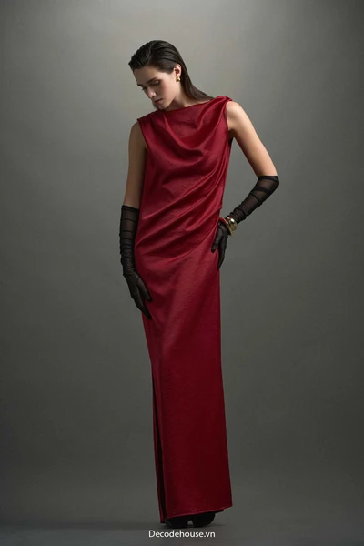 Đầm dự tiệc: HESTIA DRESS (drape lụa đổ, đầm đỏ cổ điển, may đo)