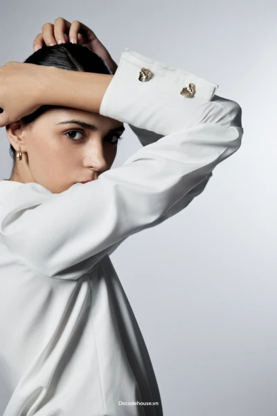 Áo sơ mi nữ: GINA SHIRT (sơ mi bamboo, phom tailoring, cúc cufflink, may đo)